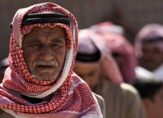 Co na głowę w upały?