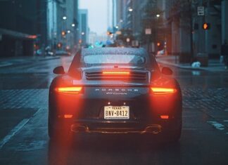 Jak się hamuje na ostrym kole?