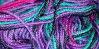 Jak zrobić duży pompon z włóczki?